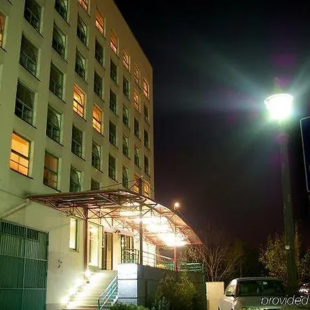 Centre מלון קובנה